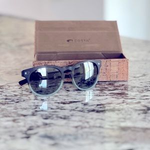 like new costa women sun glasses